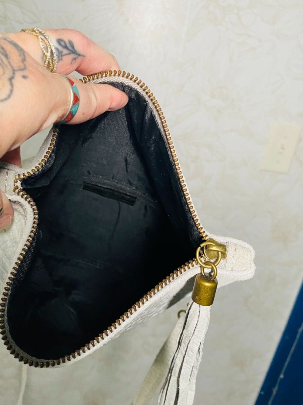 Artisan Made In Italy Crocodile Embossed Gray Suede Foldover Crossbody Clutch Wi - Picture 8 of 11